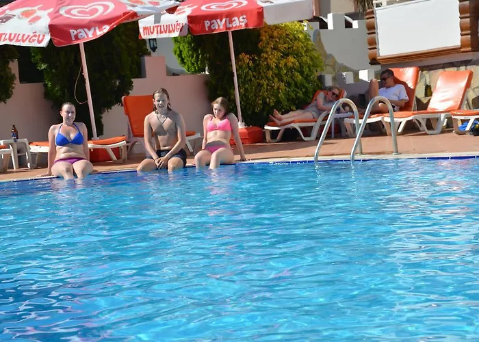 Sun Flower Aparthotel 4*