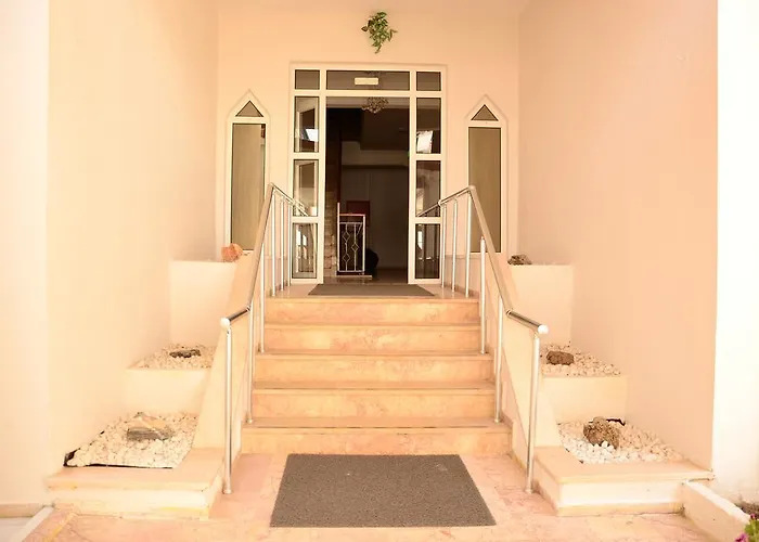 Aparthotel Sun Flower 4*