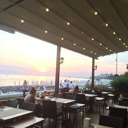 Sun Flower Aparthotel